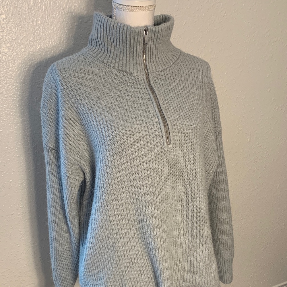 Old Navy women’s medium Cozy Gray Women's Sweater - Picture 2 of 10